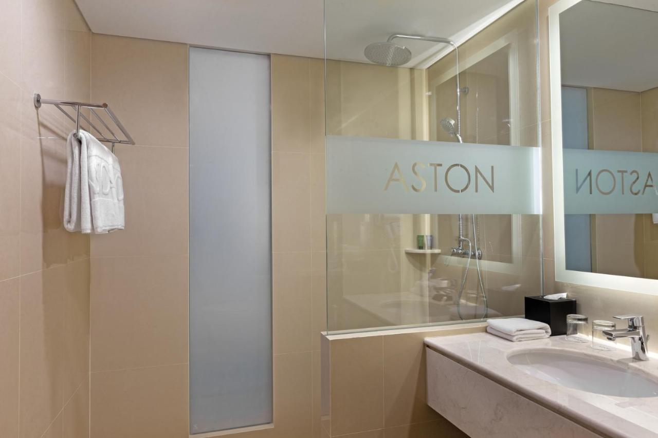 Aston Gresik Hotel & Conference Center Екстериор снимка