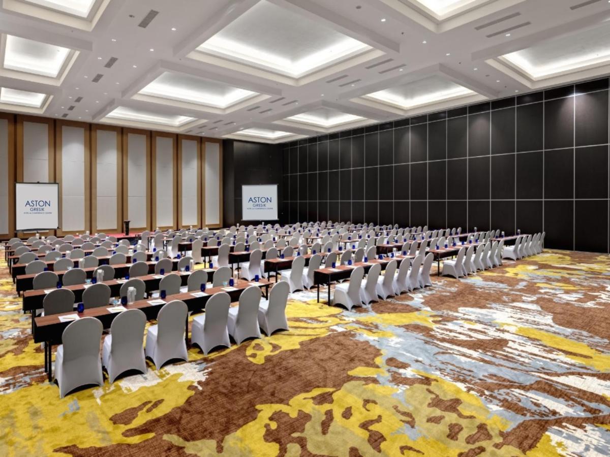 Aston Gresik Hotel & Conference Center Екстериор снимка