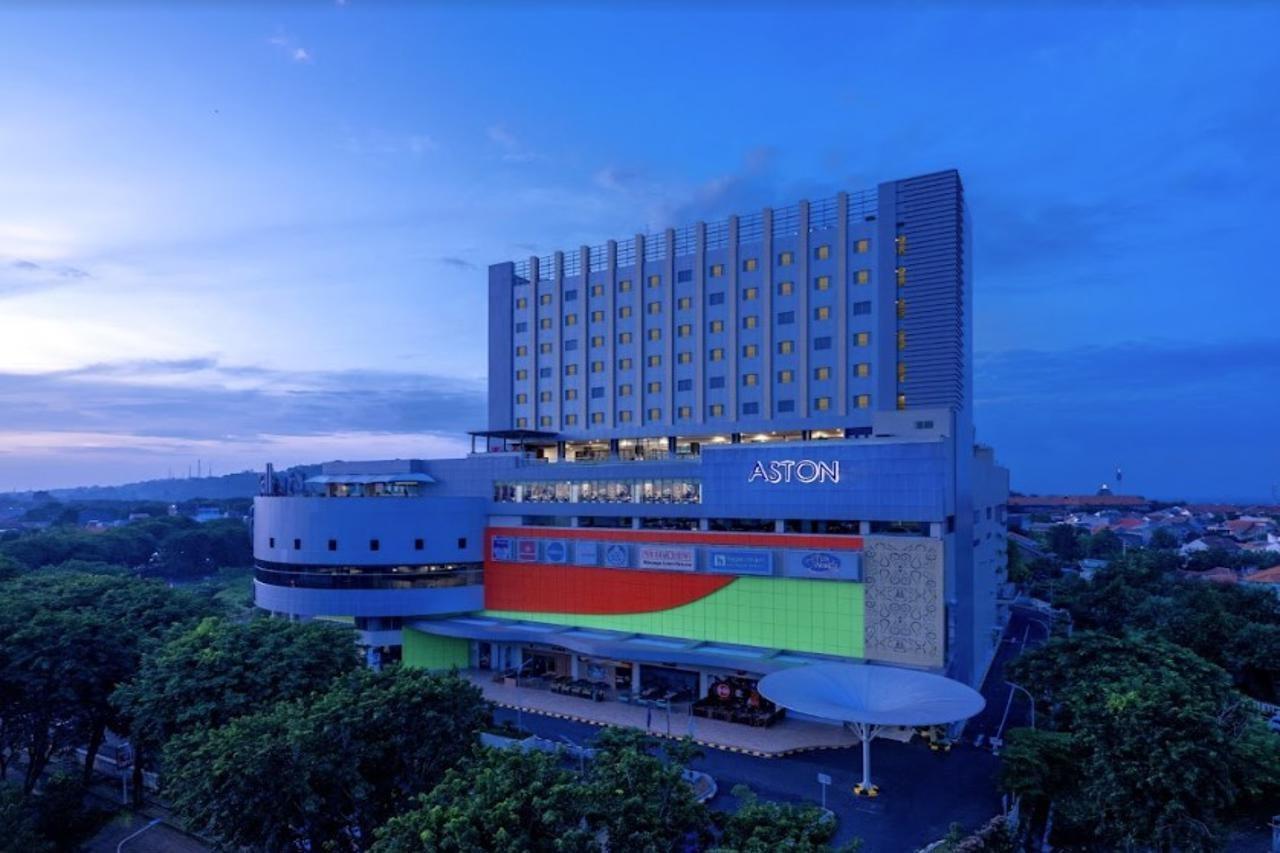 Aston Gresik Hotel & Conference Center Екстериор снимка