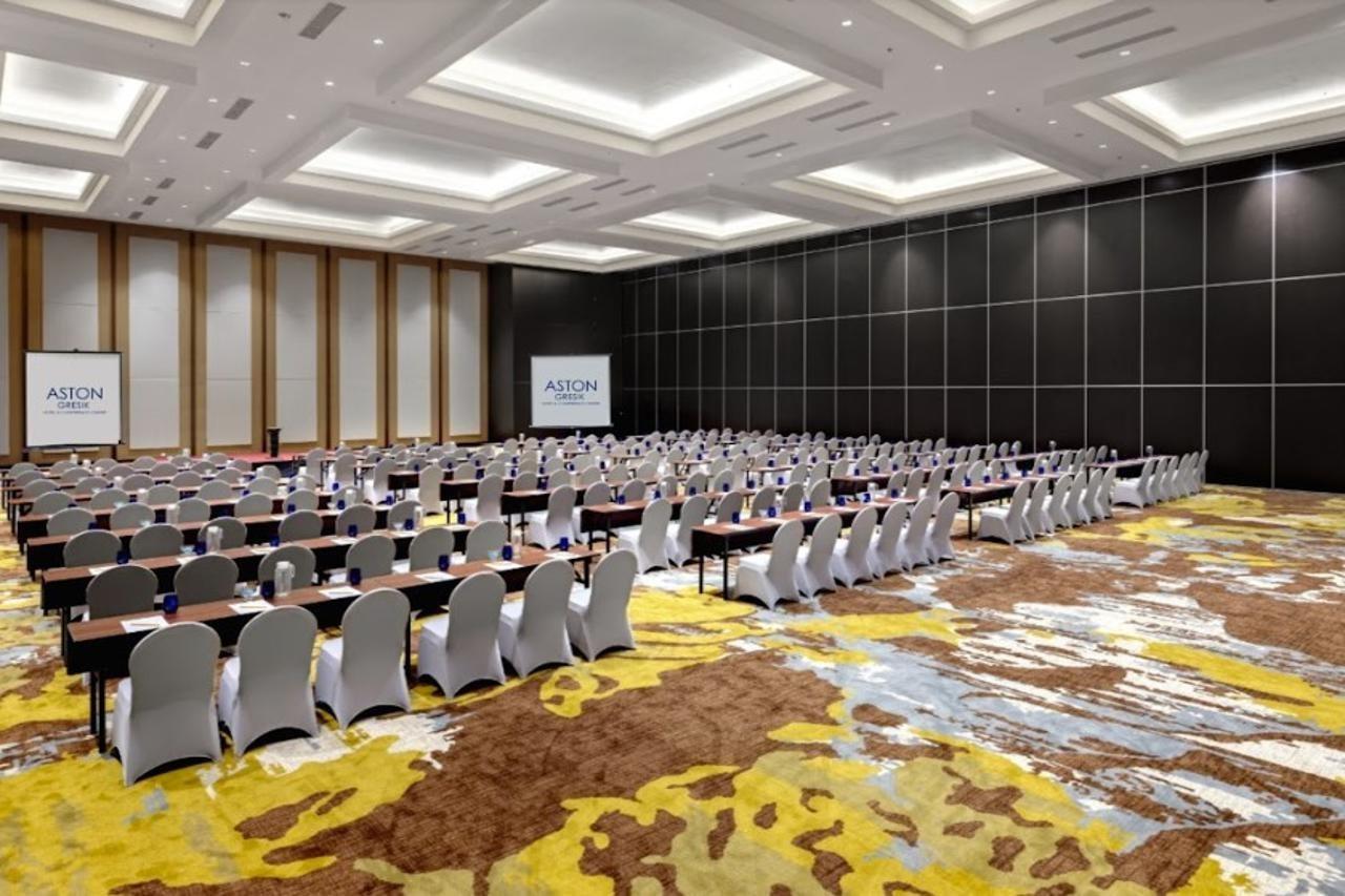 Aston Gresik Hotel & Conference Center Екстериор снимка